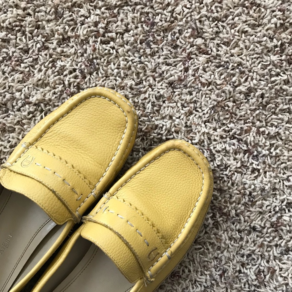 Leather Yellow loafers